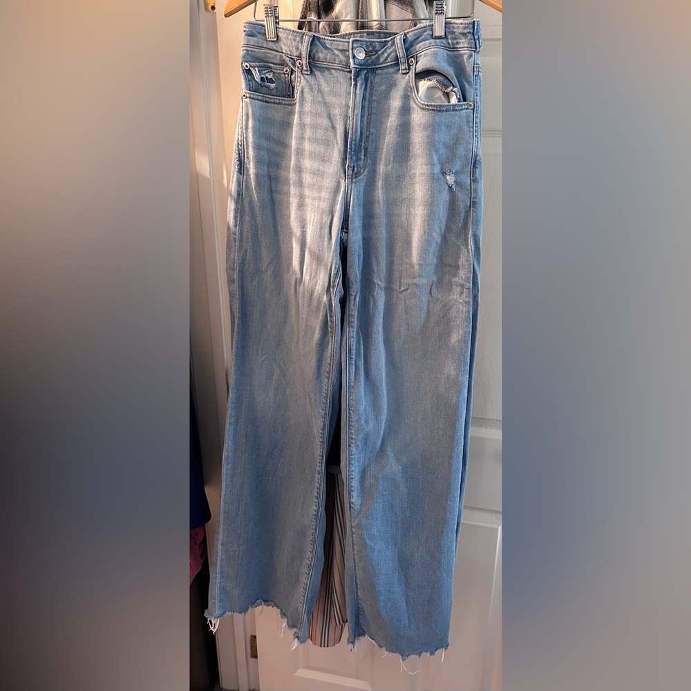 American Eagle Drape Stretch Super High-Wasted Baggy Wide -Leg Jean